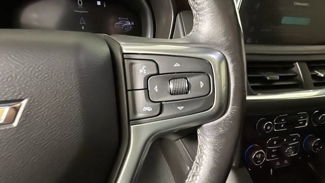 Used 2022 Chevrolet Suburban LT w/ Luxury Package AWD/4WD image 16