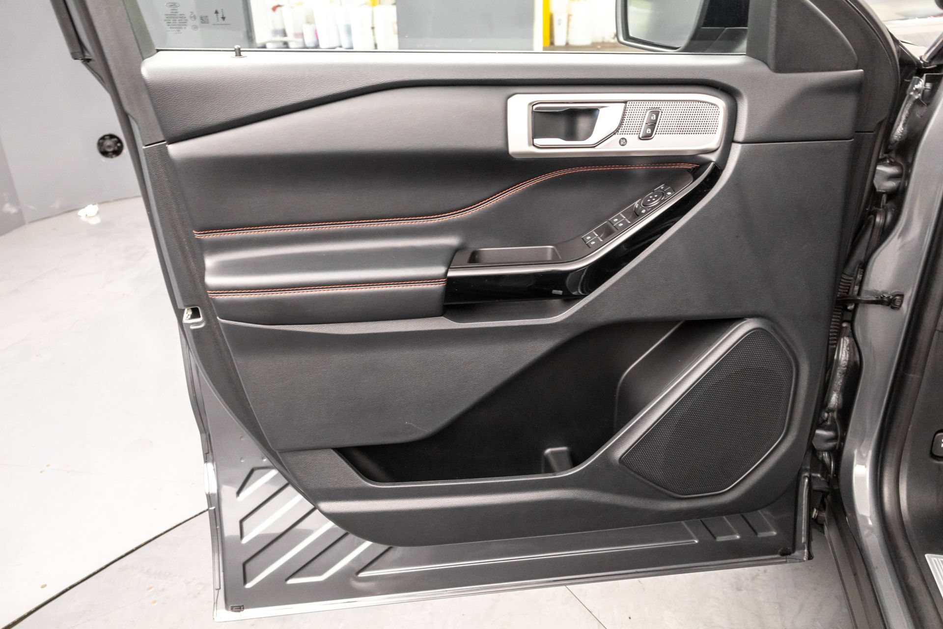 Used 2022 Ford Explorer ST-Line AWD/4WD image 29