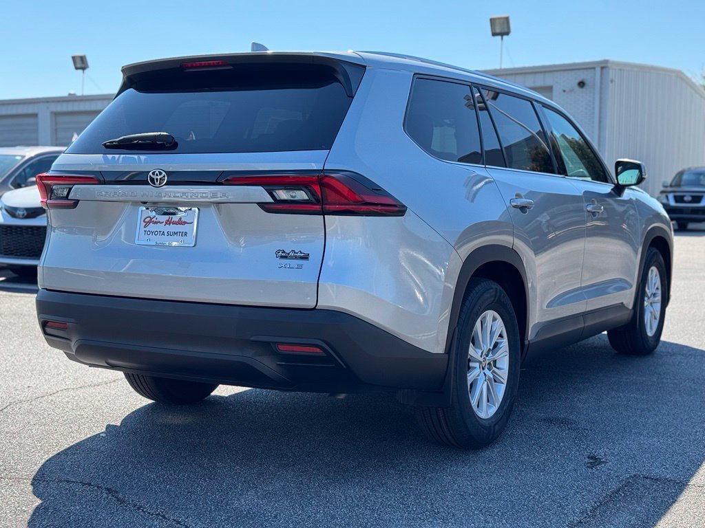 Used 2025 Toyota Grand Highlander FWD image 13