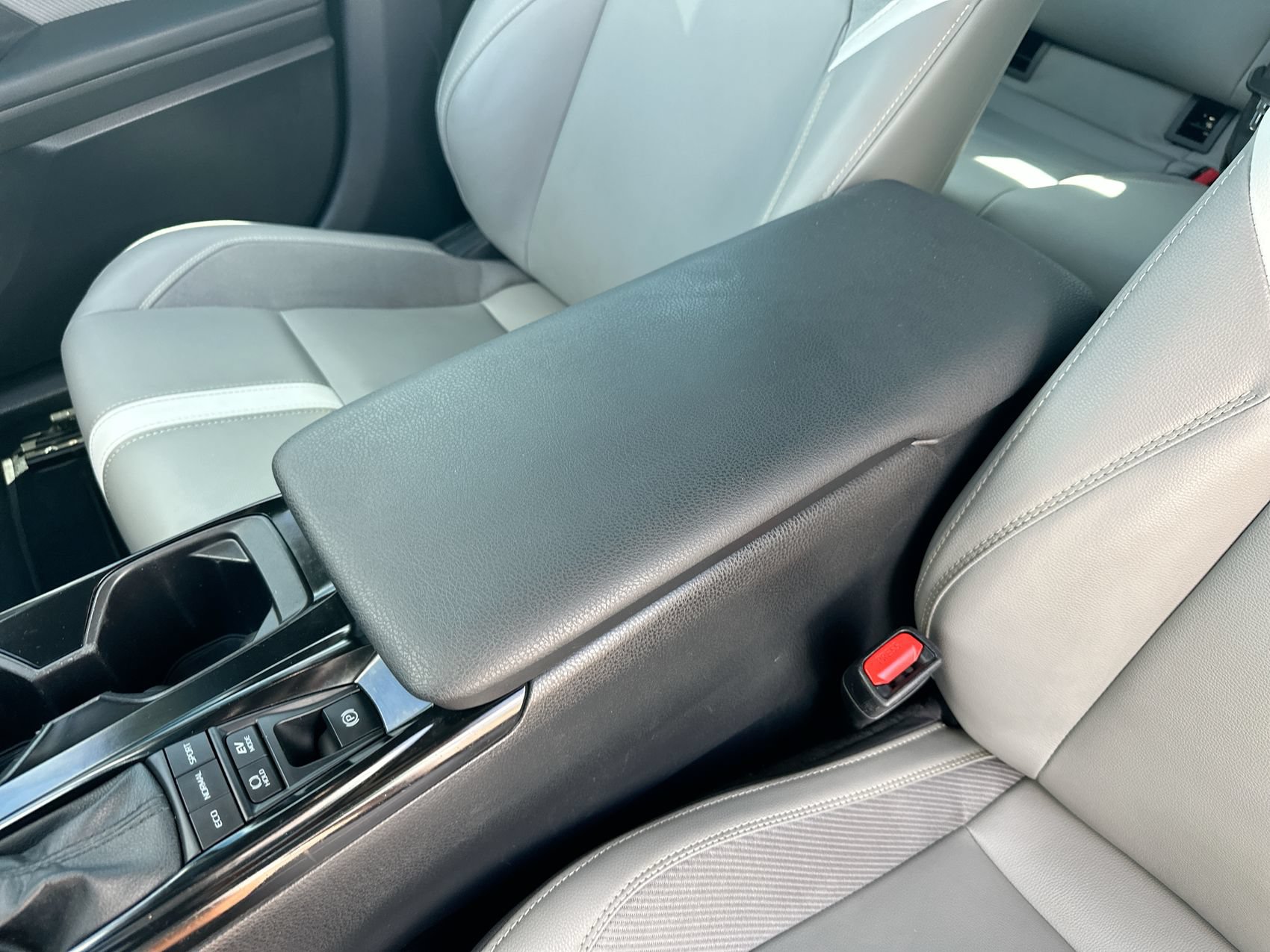 Used 2025 Toyota Camry SE FWD image 20