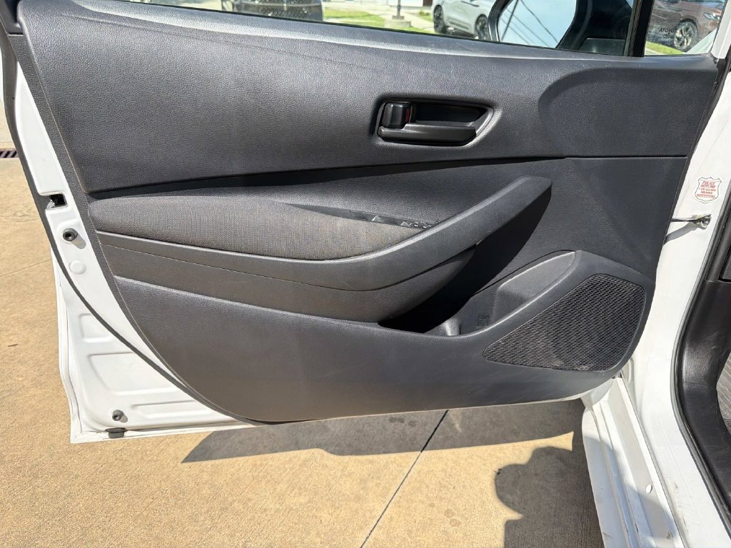 Used 2025 Toyota Corolla LE FWD image 20