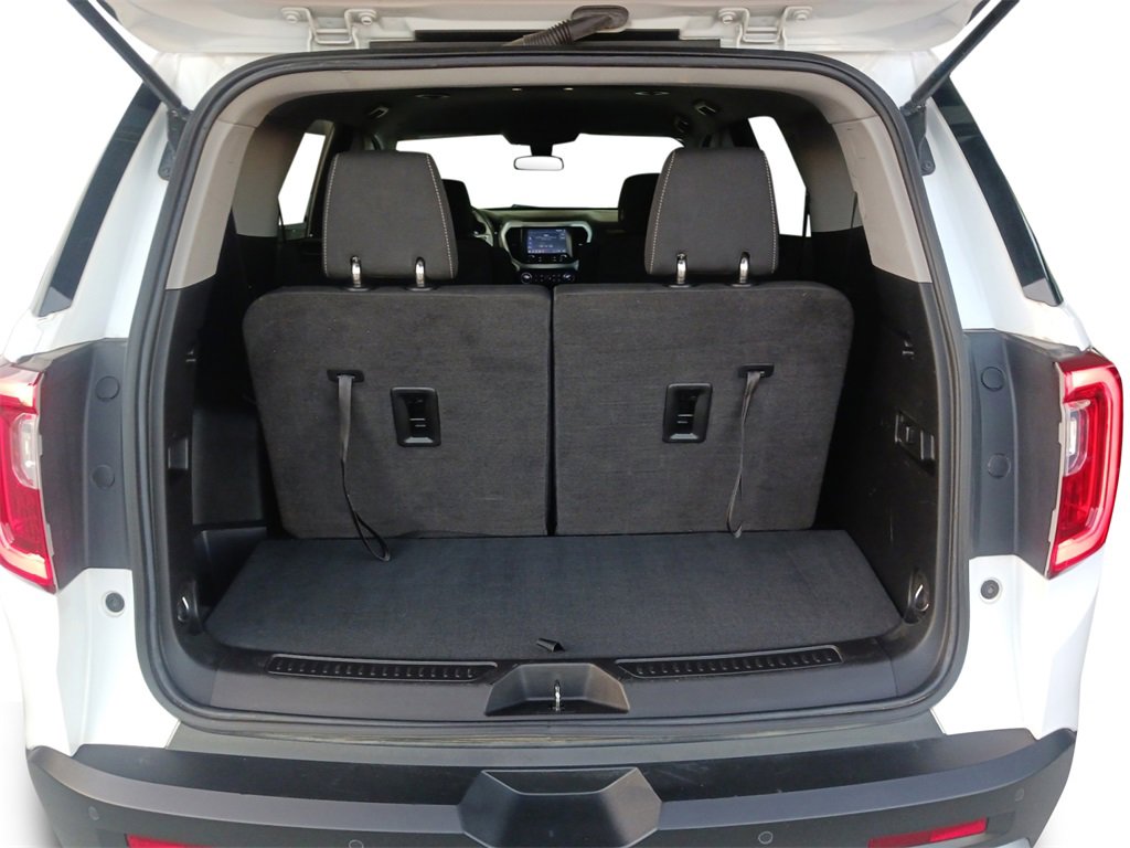 Used 2023 GMC Acadia SLE image 13