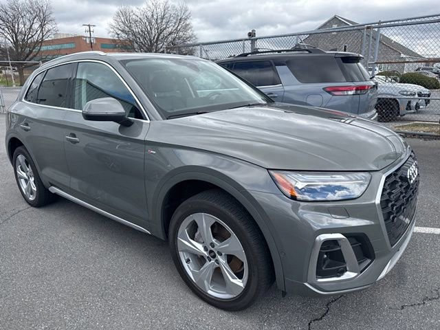 Used 2023 Audi Q5 2.0T Prestige w/ Prestige Package image 4