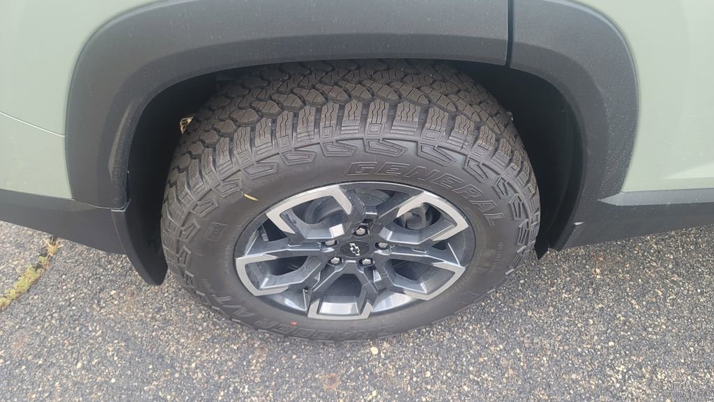New 2026 Chevrolet Equinox ACTIV w/ Convenience Package III image 13