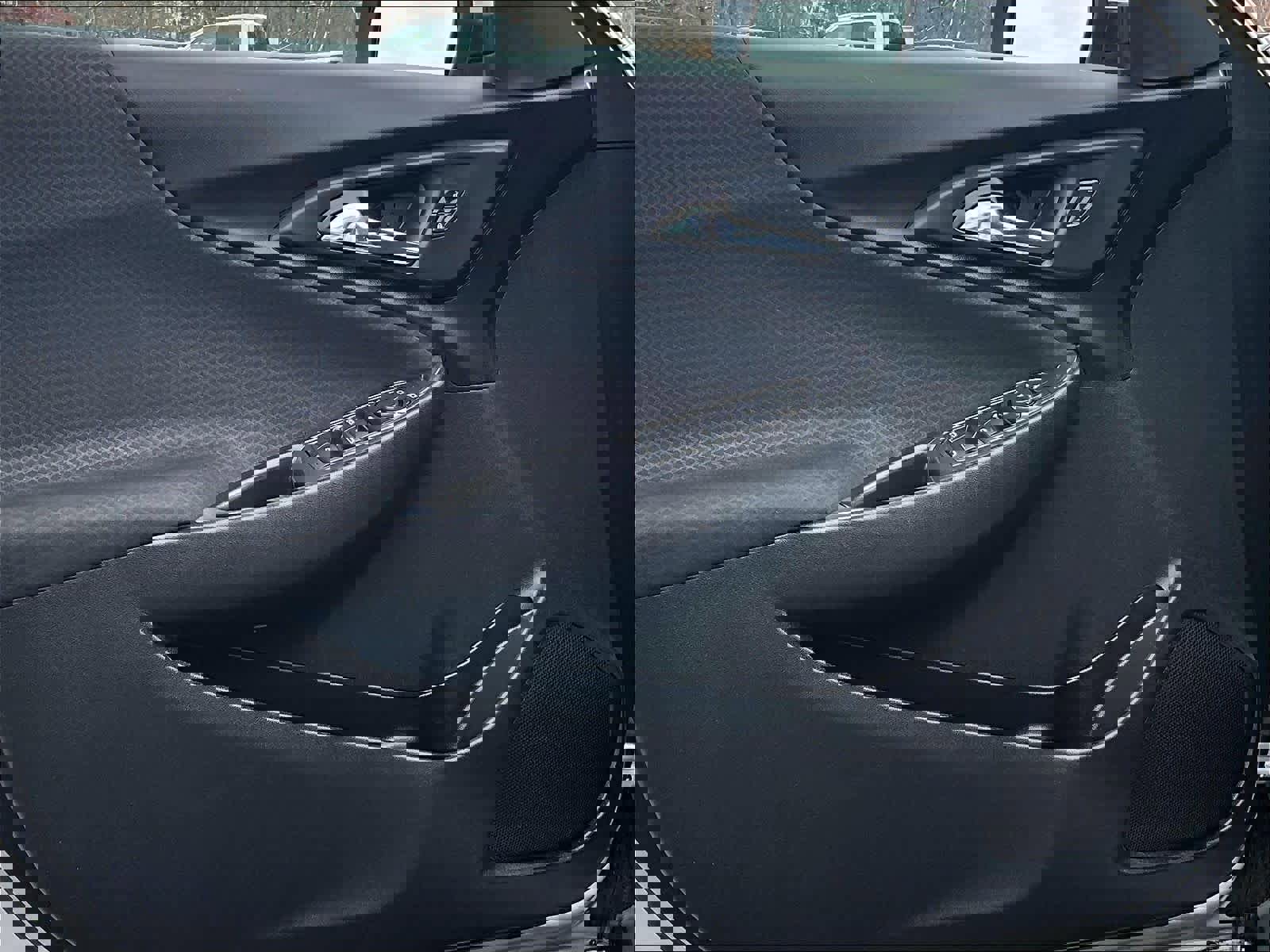 Used 2016 Chevrolet Malibu LT image 9