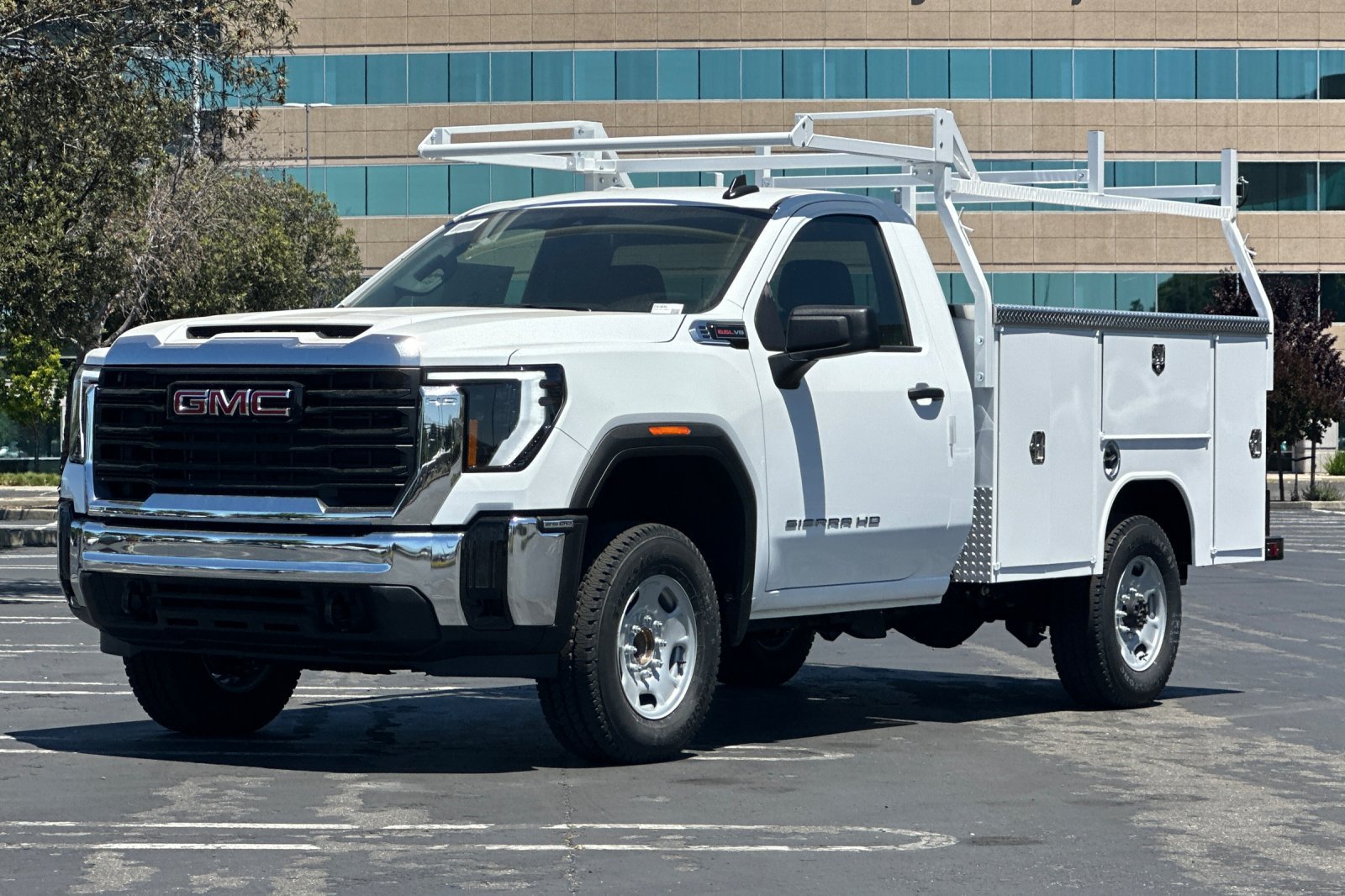 New 2026 GMC Sierra 2500 Pro w/ Convenience Package RWD image 8