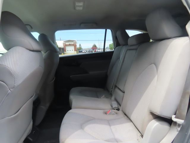 Used 2021 Toyota Highlander L FWD image 20