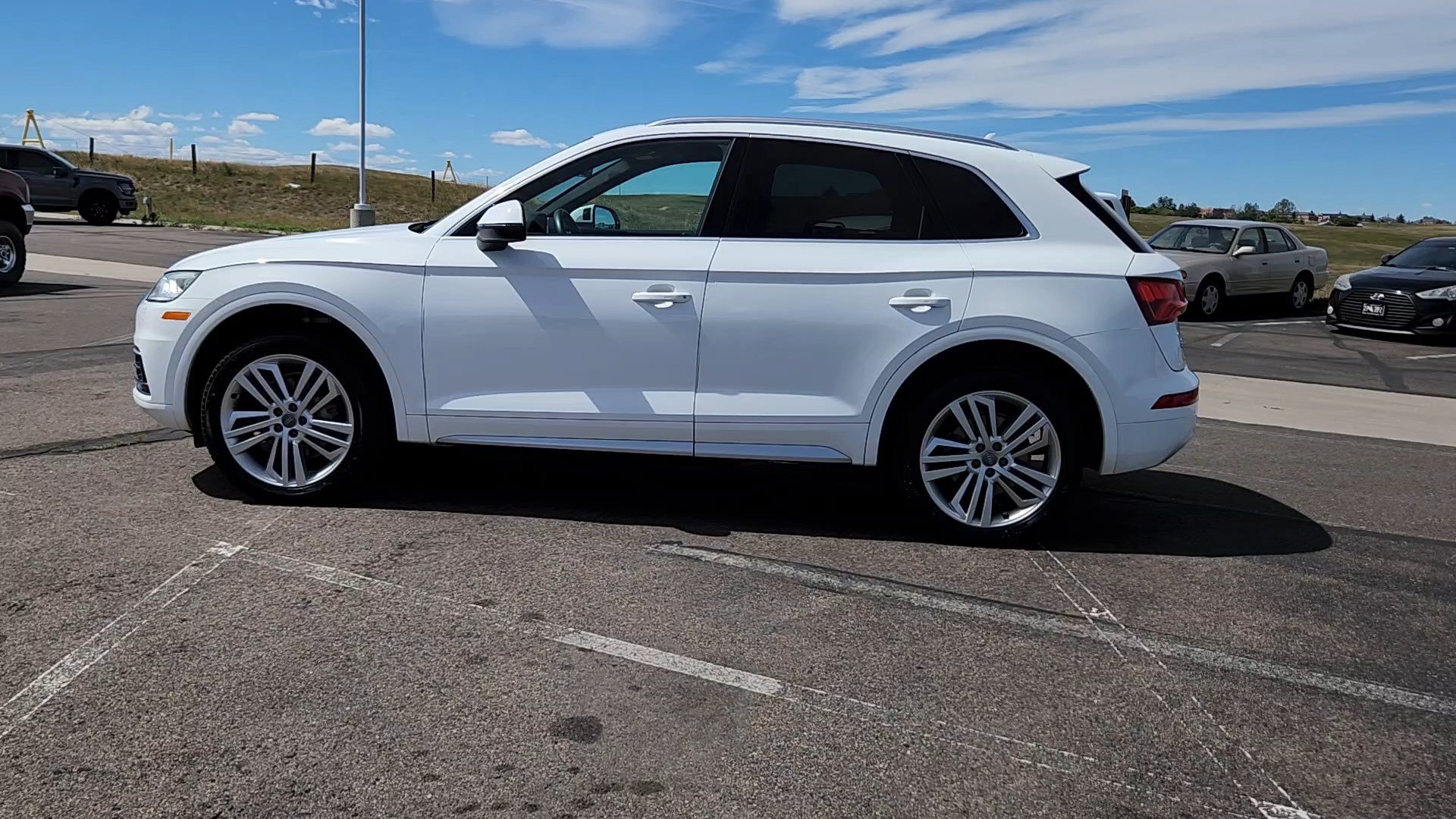 Used 2018 Audi Q5 2.0T Premium Plus w/ Premium Plus Package AWD/4WD image 2