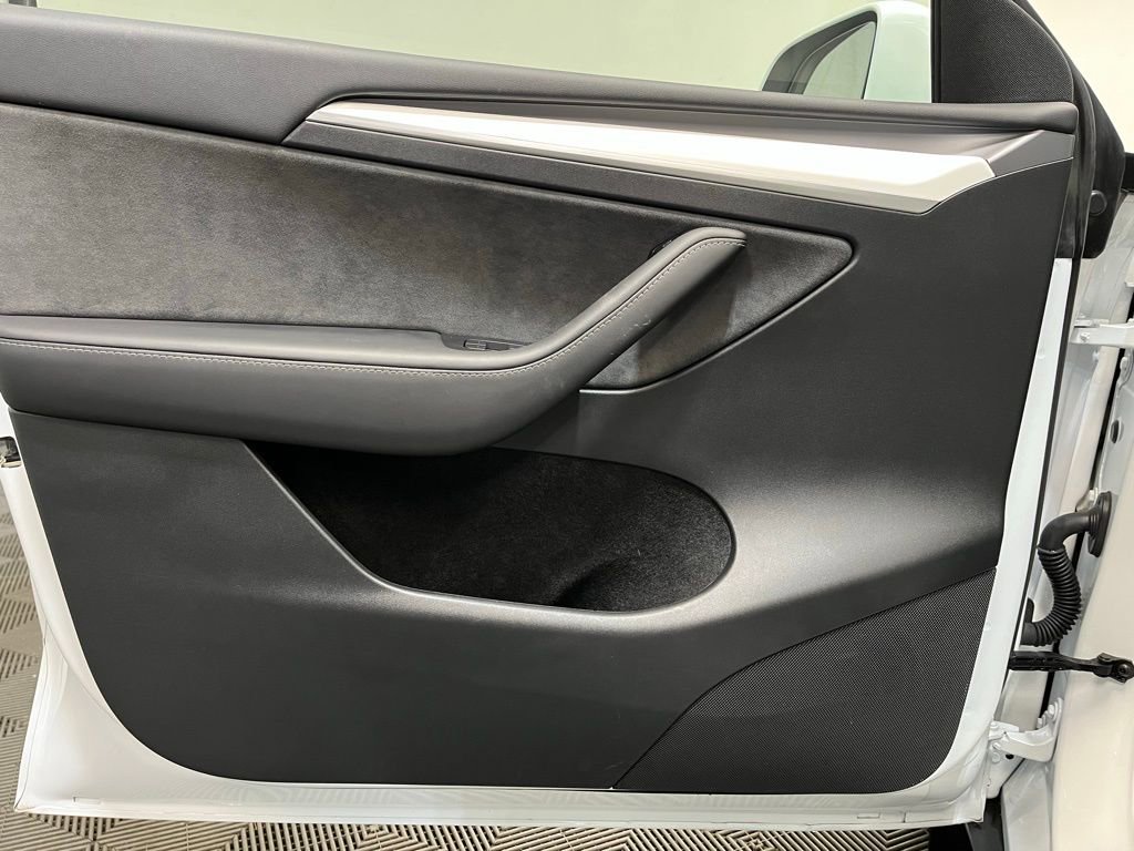 Used 2023 Tesla Model Y Long Range image 13