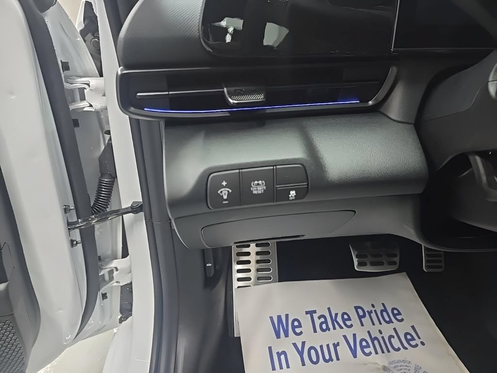 New 2026 Hyundai Elantra SEL FWD image 11