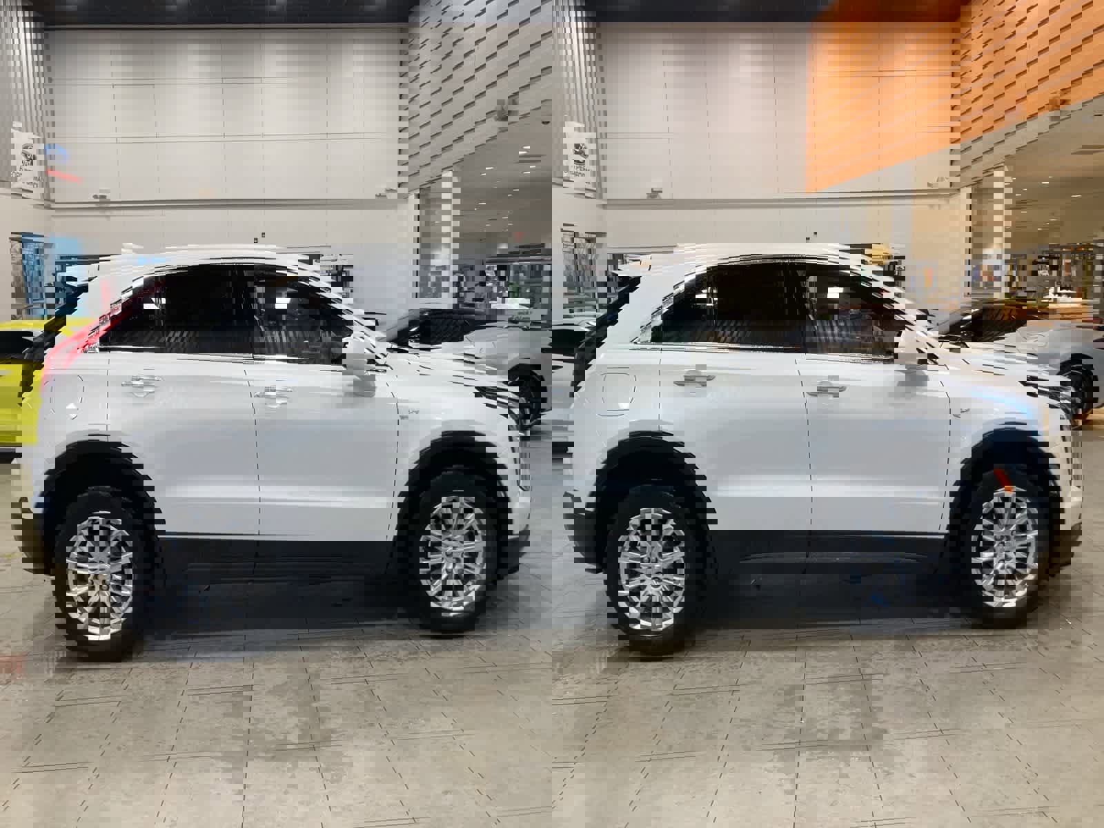 Used 2023 Cadillac XT4 Luxury image 4