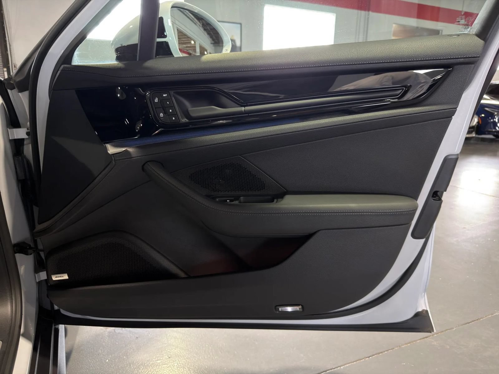 Used 2024 Porsche Panamera image 74