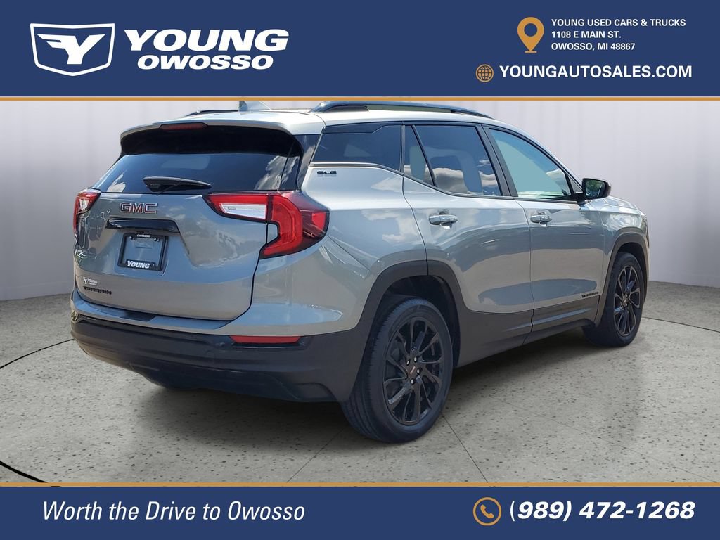 Used 2023 GMC Terrain SLE w/ Driver Convenience Package FWD image 3