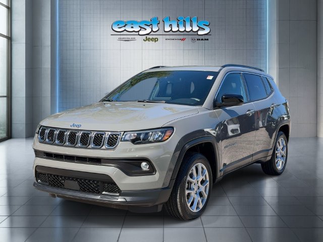 Certified 2023 Jeep Compass Latitude AWD/4WD image 7