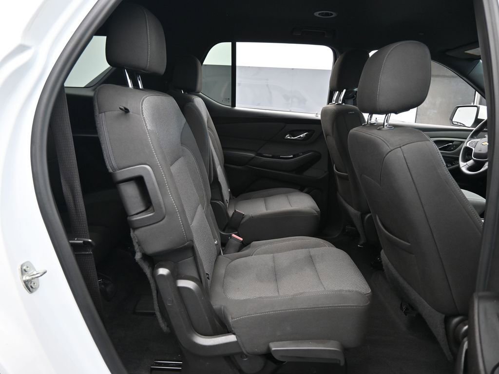 Used 2023 Chevrolet Traverse LT image 40
