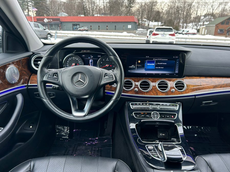 Used 2017 Mercedes-Benz E 400 4MATIC Wagon image 17