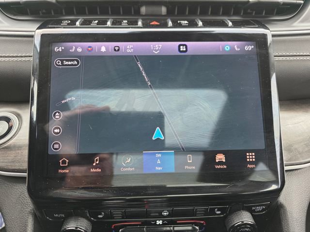 Used 2023 Jeep Grand Cherokee Limited image 16