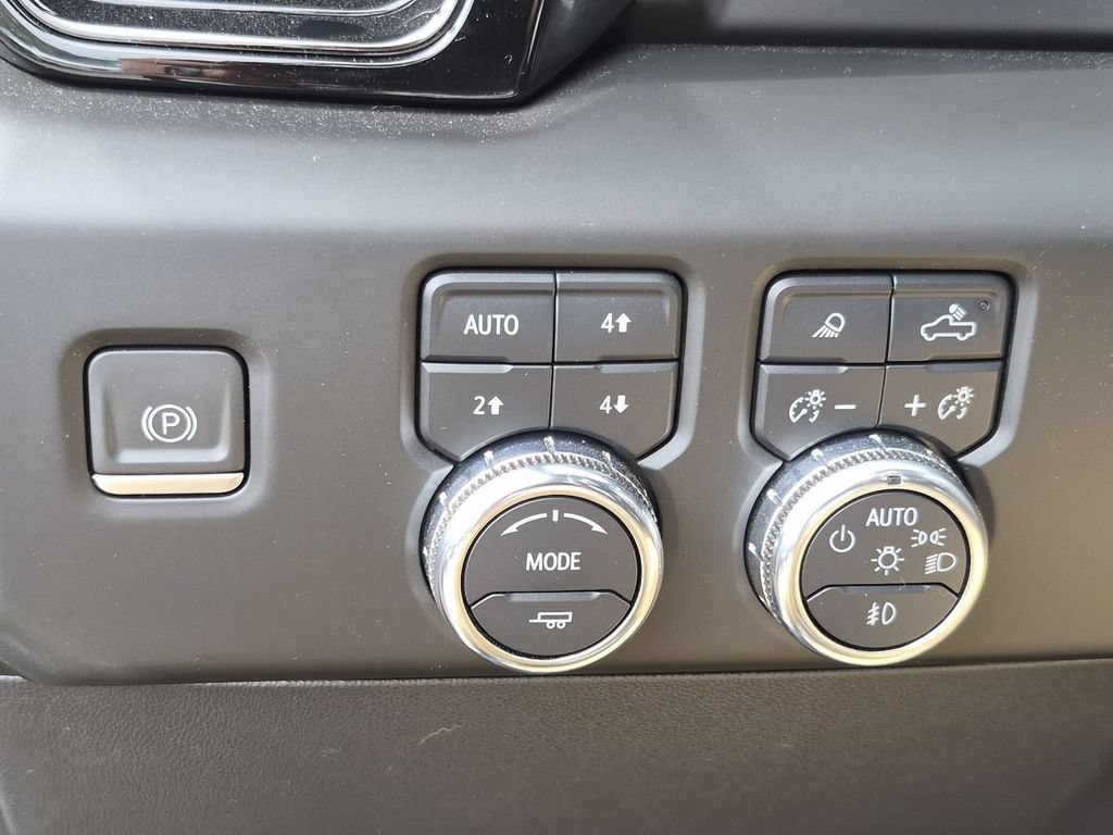 Used 2023 GMC Sierra 1500 AT4X AWD/4WD image 10