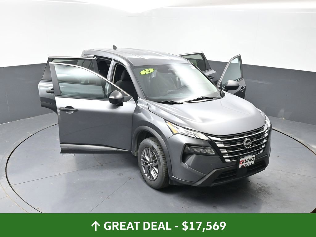 Used 2024 Nissan Rogue S FWD image 57