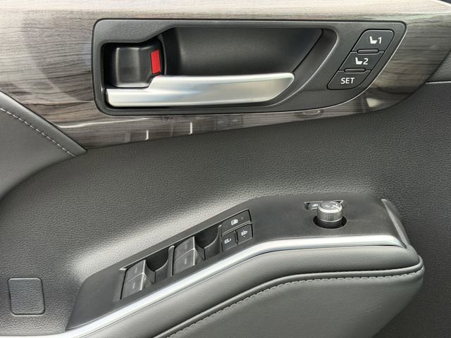 New 2026 Toyota Highlander Limited AWD/4WD image 24