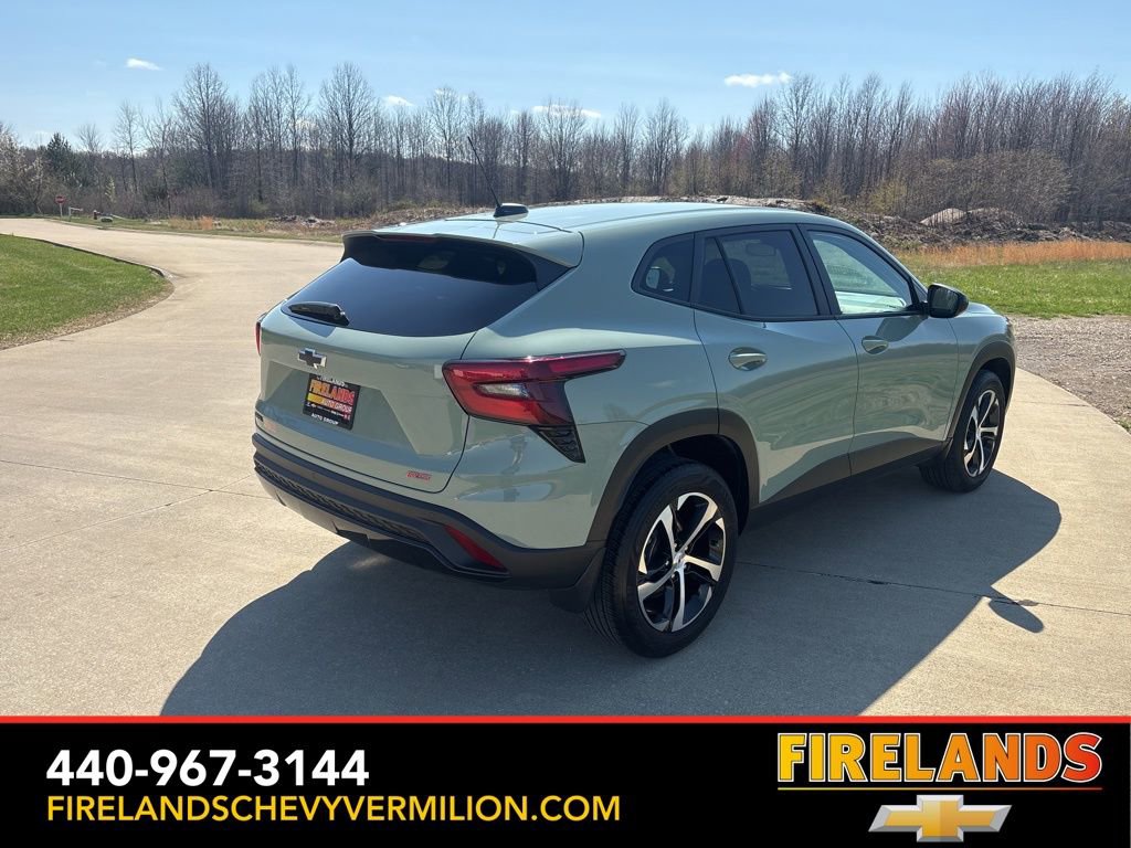 Certified 2024 Chevrolet Trax RS w/ Driver Confidence Package image 9