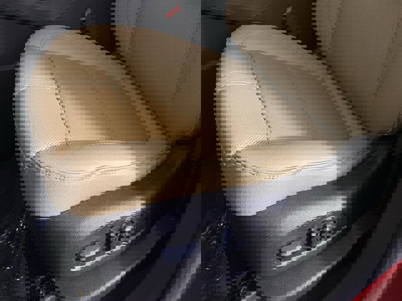 Used 2023 Chevrolet Blazer Premier image 9