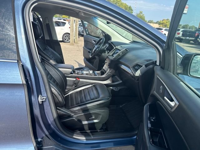 Used 2019 Ford Edge SEL w/ Equipment Group 201A FWD image 13