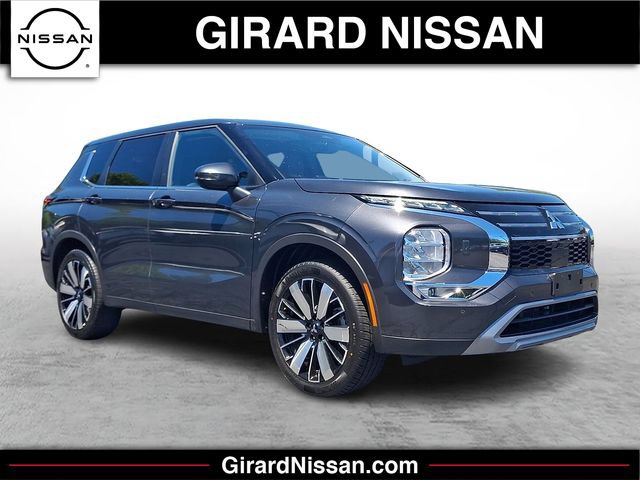 Used 2025 Mitsubishi Outlander SE AWD/4WD image 1