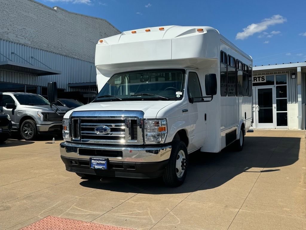 New 2025 Ford E-450 and Econoline 450 Super Duty w/ Shuttle Bus Prep Package RWD image 51
