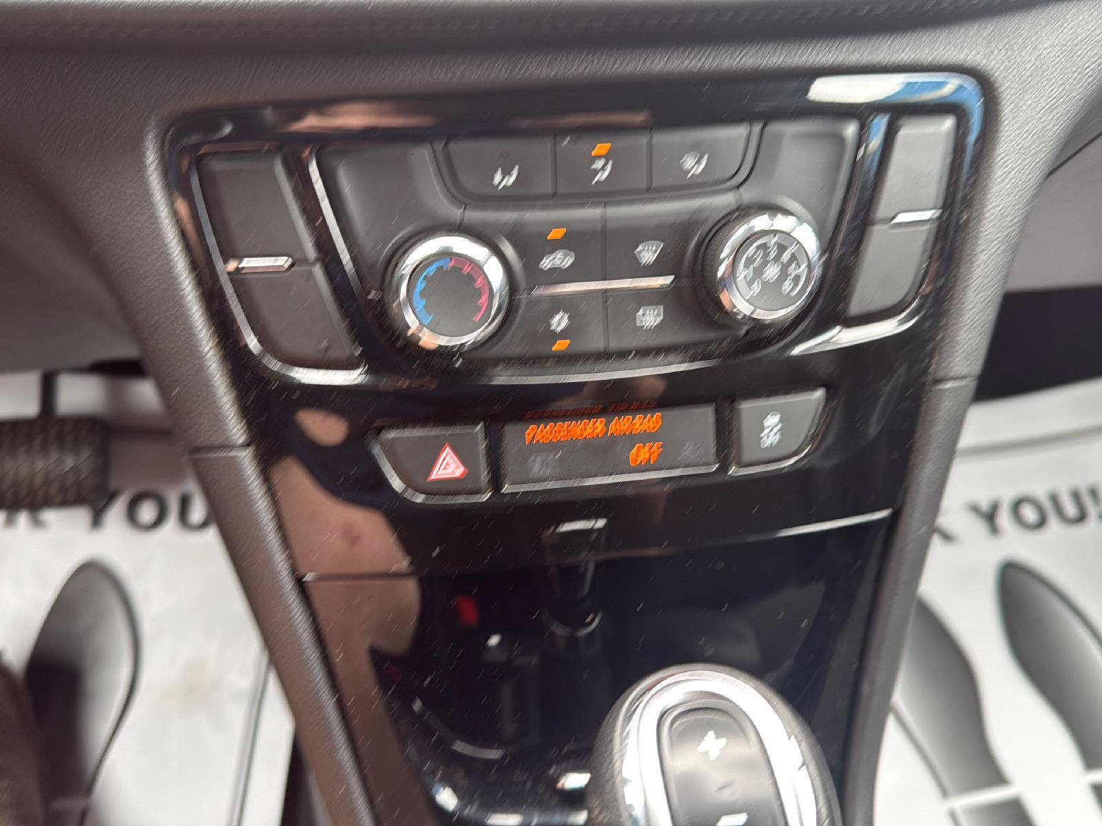 Used 2019 Buick Encore Sport Touring AWD/4WD image 17