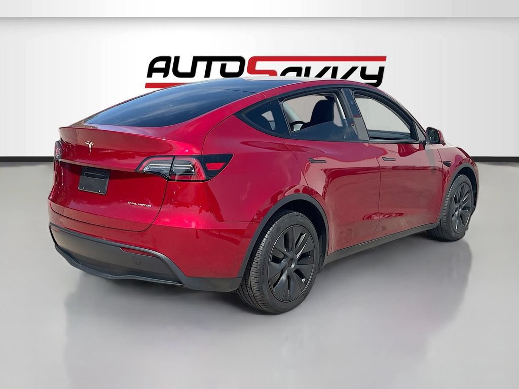 Used 2024 Tesla Model Y AWD image 7