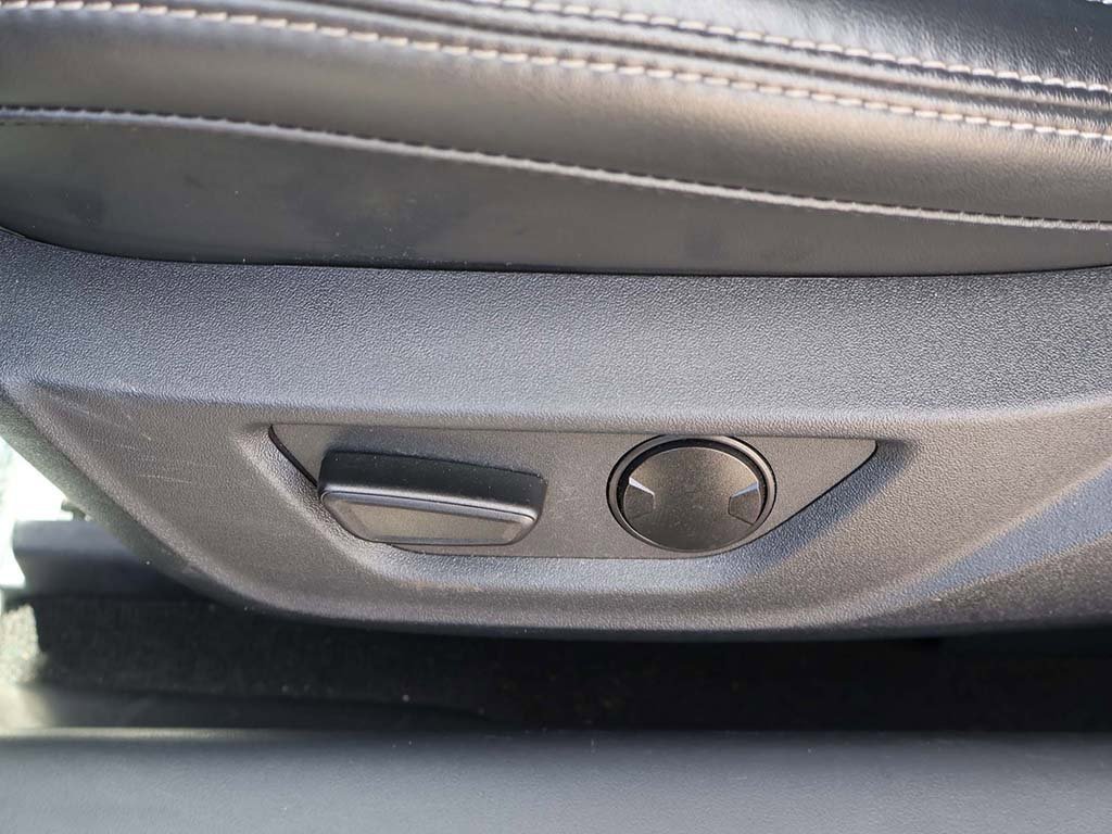 Used 2025 Ford Mustang Premium image 30