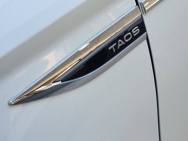 Used 2024 Volkswagen Taos SE FWD image 10