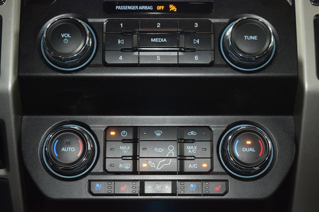 Used 2021 Ford F250 Lariat w/ Lariat Ultimate Package AWD/4WD image 32