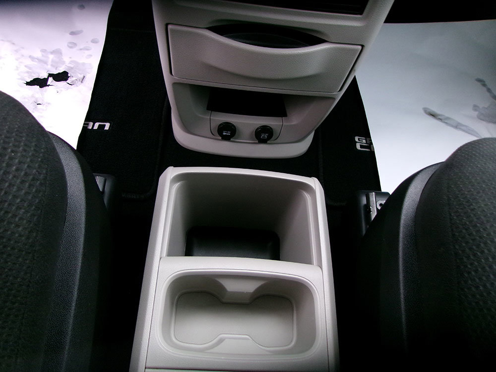 Used 2015 Dodge Grand Caravan SE w/ Quick Order Package 29E SE image 17