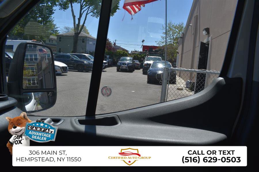 Used 2024 Ford Transit 350 XLT RWD image 22