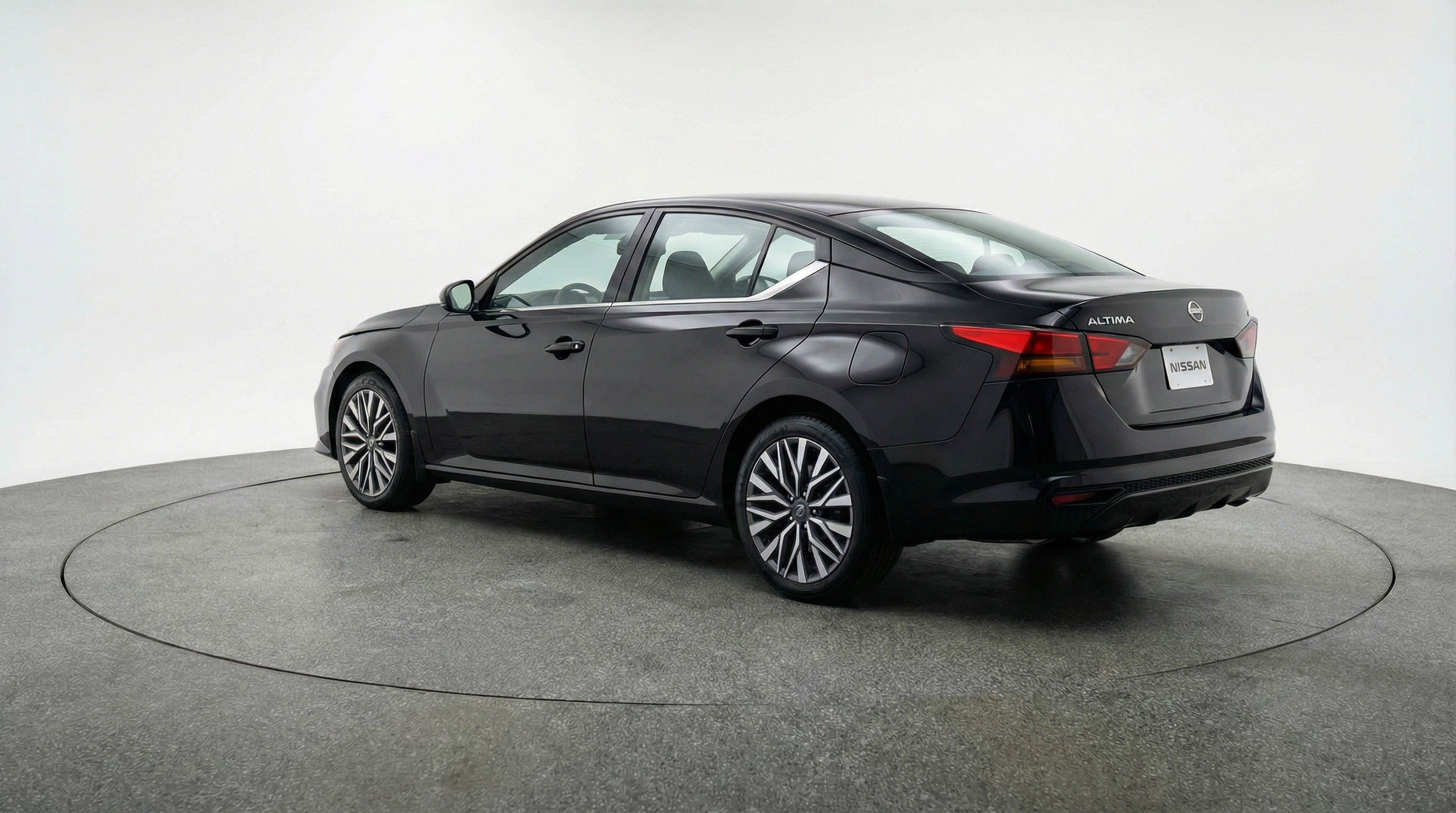 Used 2025 Nissan Altima 2.5 SV image 6