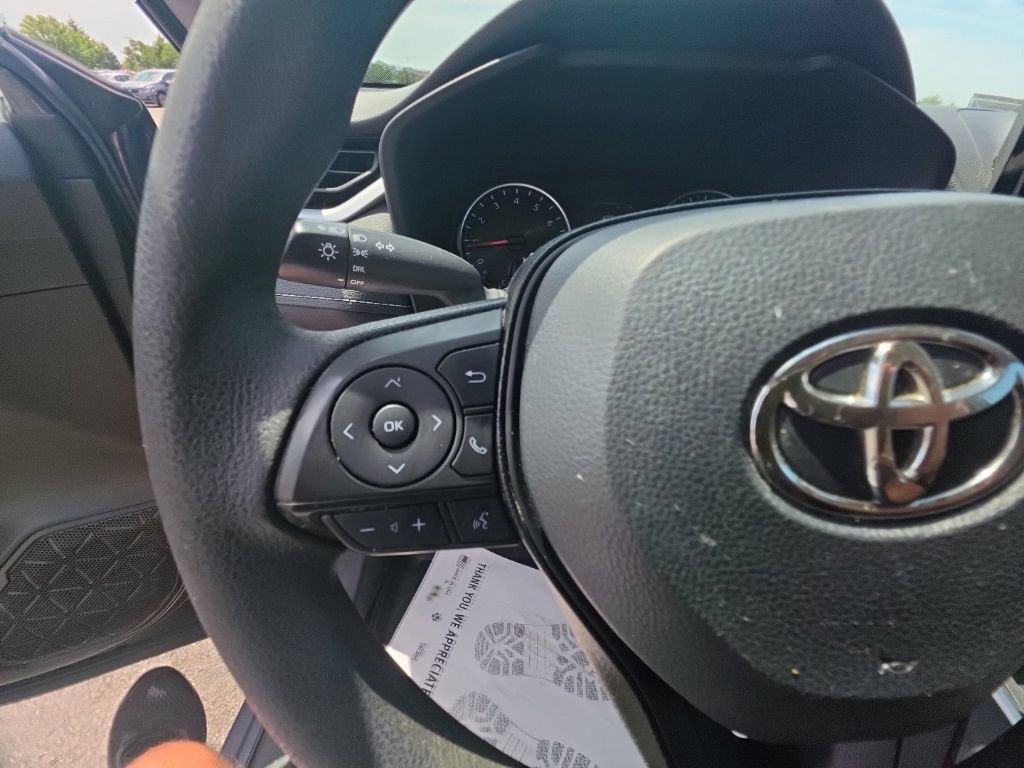 Used 2021 Toyota RAV4 LE FWD image 18