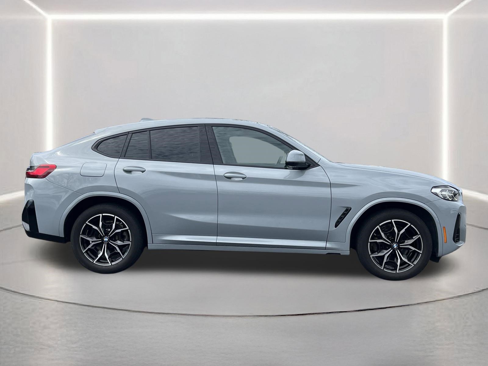 Used 2025 BMW X4 xDrive30i image 31