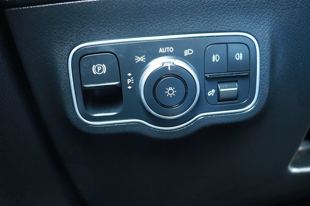 Used 2025 Mercedes-Benz GLA 250 image 28