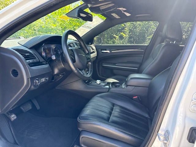 Used 2019 Chrysler 300 S RWD image 12