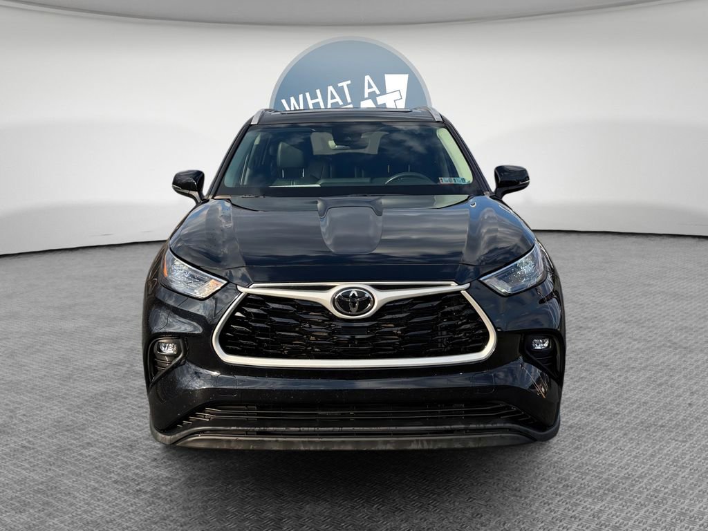 Used 2023 Toyota Highlander XLE image 9