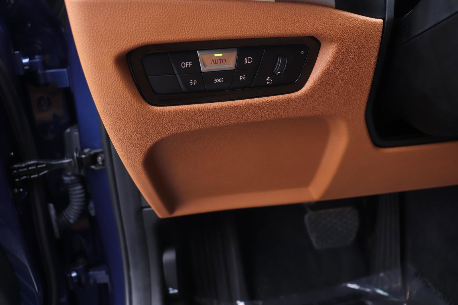 Used 2023 BMW 330i Sedan w/ Driving Assistance Package image 22