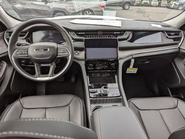 Used 2023 Jeep Grand Cherokee 4WD 4xe w/ Luxury Tech Group II image 17