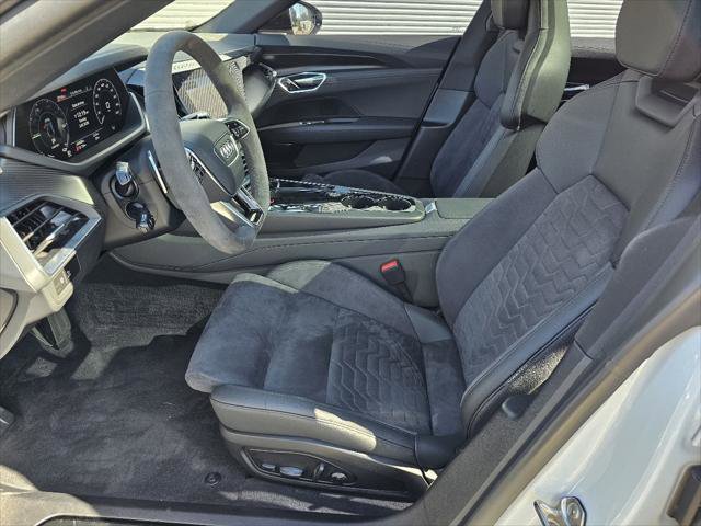 Used 2023 Audi e-tron GT Prestige w/ Prestige Package image 2
