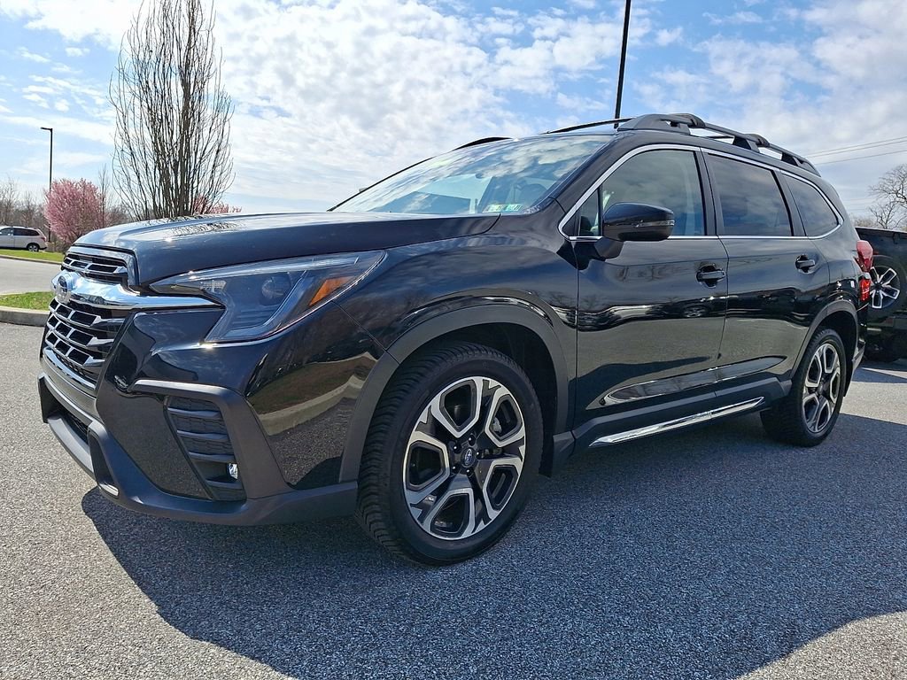 Used 2023 Subaru Ascent Limited image 4