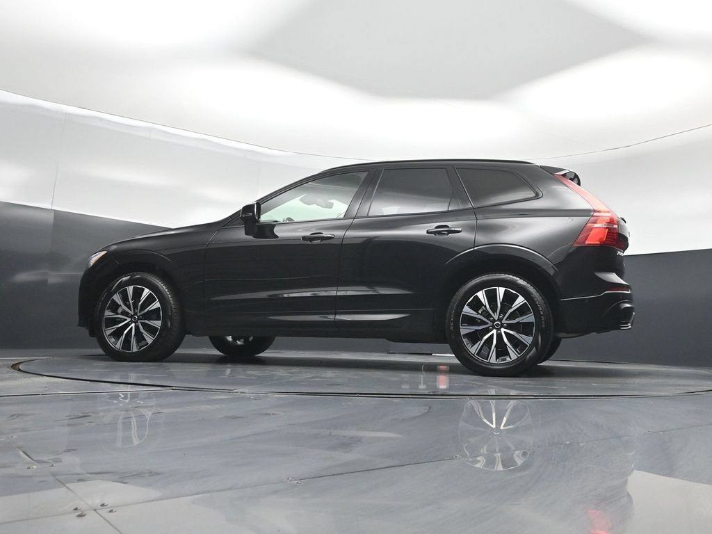 Used 2025 Volvo XC60 B5 Plus AWD/4WD image 54