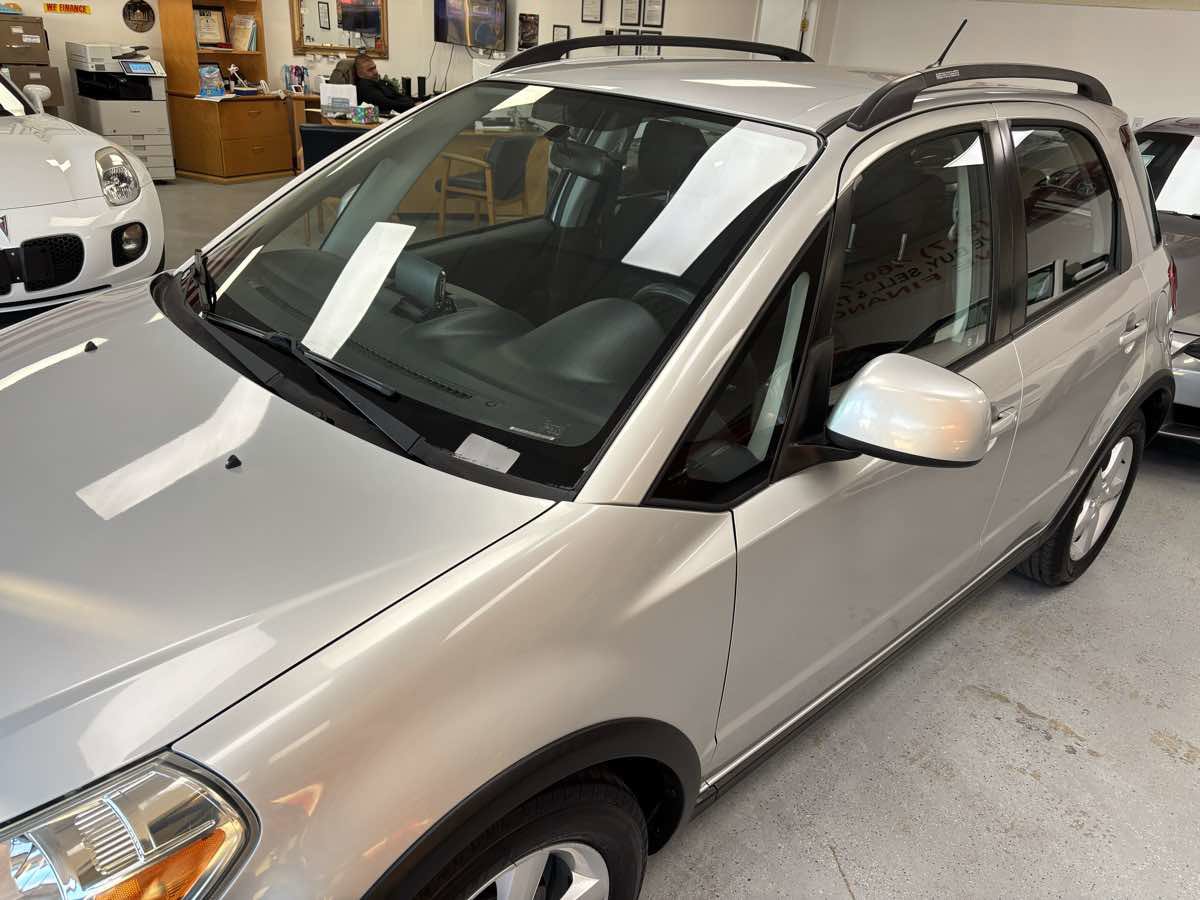 Used 2009 Suzuki SX4 AWD Hatchback image 3