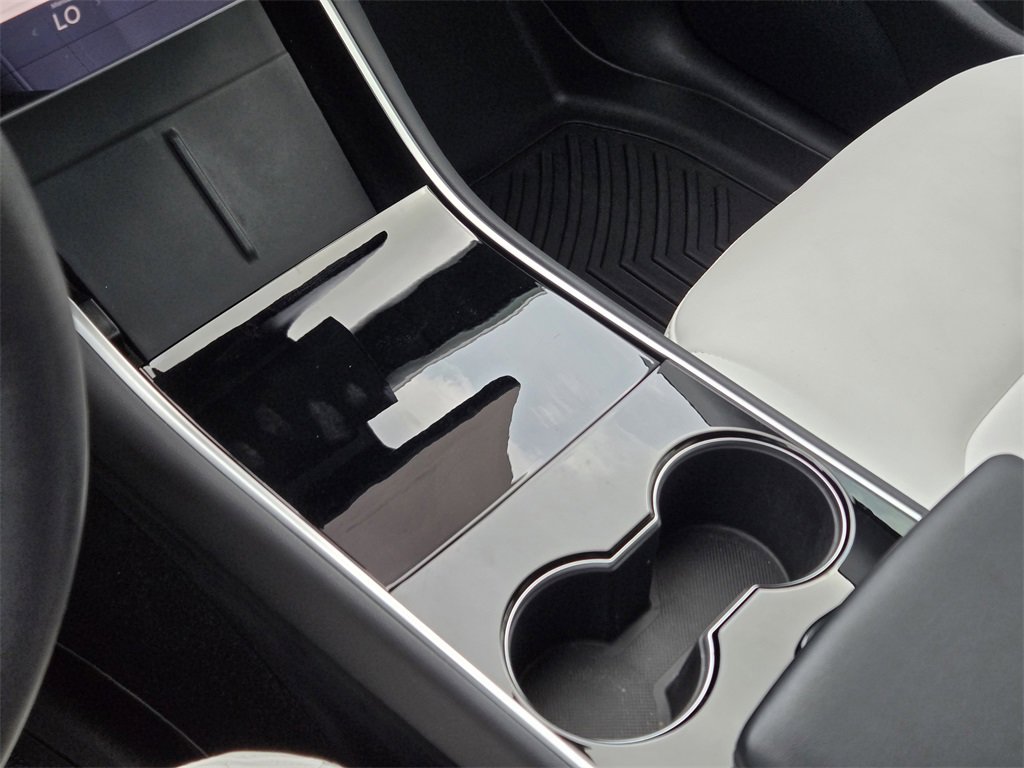 Used 2021 Tesla Model Y 2WD image 9