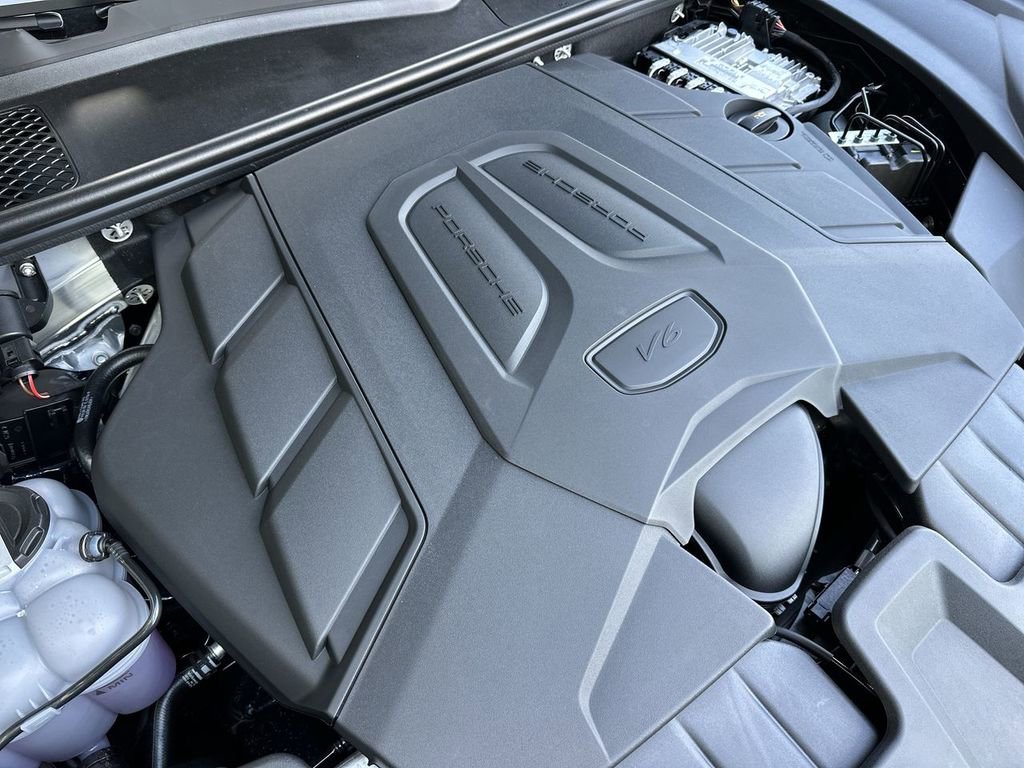 New 2025 Porsche Cayenne Coupe image 30